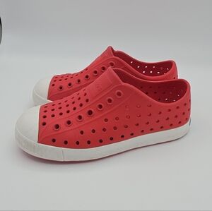 Native Kids Red Slip-On Sneakers Unisex C13
